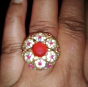 RED RUBY RING IN YELLOWGOLD